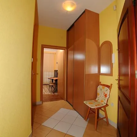 W Jantar - Lilasun Apartment